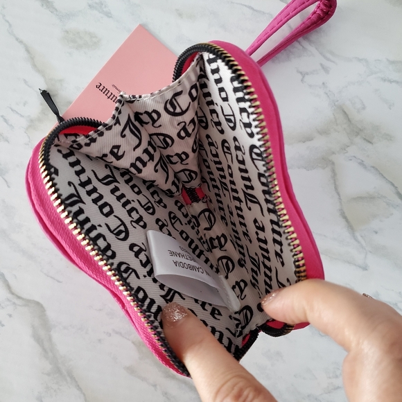 New Juicy Couture Heart Wristlet 💝 - Picture 8 of 12